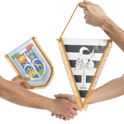 Gagliardetti-personalizzati